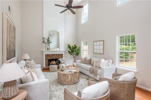 1005 Crabapple Lake Circle, Roswell, GA 30076