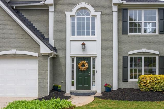 1005 Crabapple Lake Circle, Roswell, GA 30076
