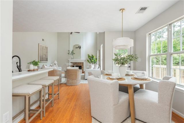 1005 Crabapple Lake Circle, Roswell, GA 30076
