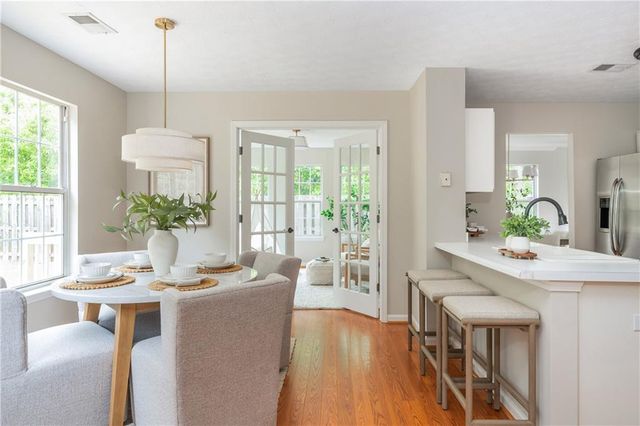 1005 Crabapple Lake Circle, Roswell, GA 30076