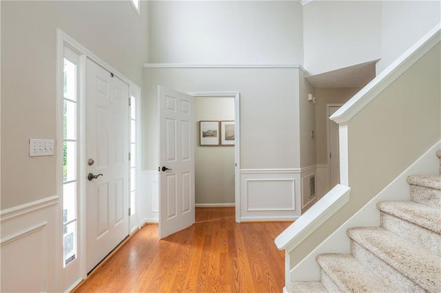 1005 Crabapple Lake Circle, Roswell, GA 30076