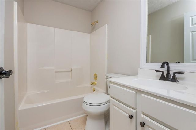 1005 Crabapple Lake Circle, Roswell, GA 30076