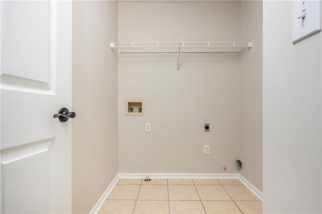 1005 Crabapple Lake Circle, Roswell, GA 30076