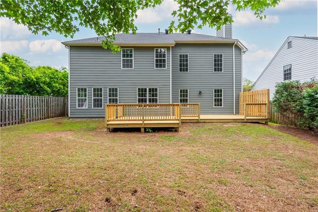 1005 Crabapple Lake Circle, Roswell, GA 30076