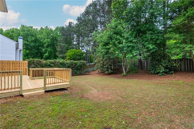 1005 Crabapple Lake Circle, Roswell, GA 30076
