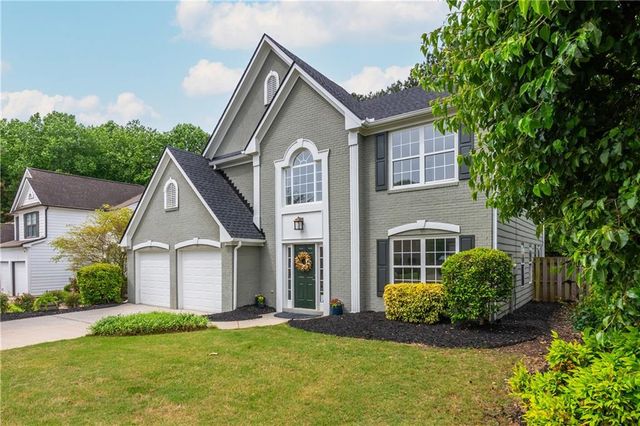 1005 Crabapple Lake Circle, Roswell, GA 30076
