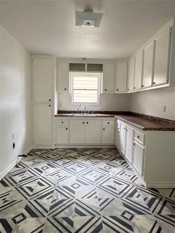 1824 Reese Street, Liberty, TX 77575