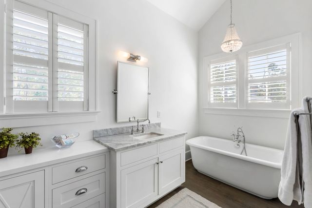 352 Bridgetown Pass, Mount Pleasant, SC 29464