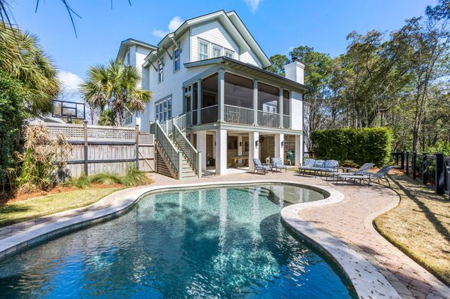 352 Bridgetown Pass, Mount Pleasant, SC 29464