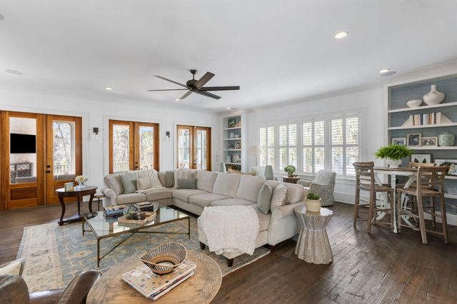 352 Bridgetown Pass, Mount Pleasant, SC 29464