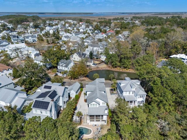 352 Bridgetown Pass, Mount Pleasant, SC 29464