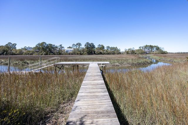 352 Bridgetown Pass, Mount Pleasant, SC 29464