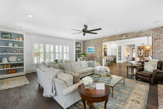 352 Bridgetown Pass, Mount Pleasant, SC 29464