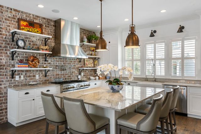 352 Bridgetown Pass, Mount Pleasant, SC 29464