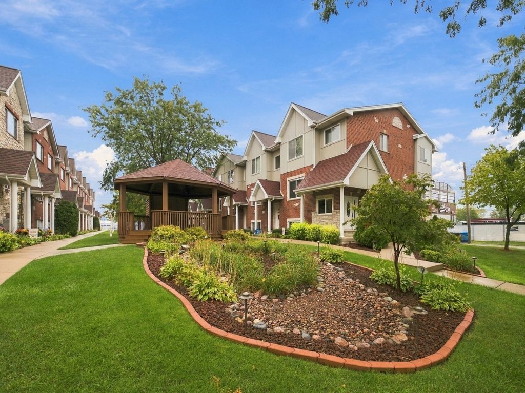 7204 W 83rd Street, Bridgeview, IL 60455 — exterior