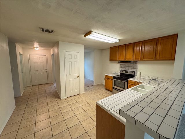 1920 Southridge Lane, Sherman, TX 75092