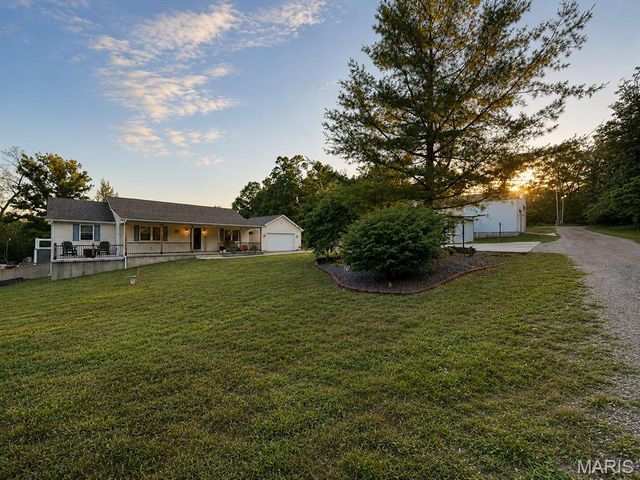 4714 Huntington Drive, Farmington, MO 63640