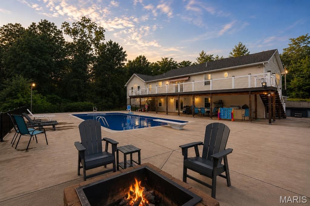 4714 Huntington Drive, Farmington, MO 63640