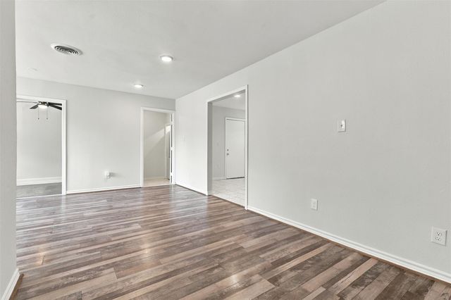 5635 Belarbor Street, Houston, TX 77033