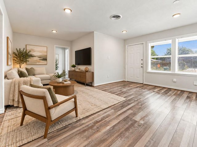5635 Belarbor Street, Houston, TX 77033
