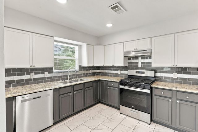 5635 Belarbor Street, Houston, TX 77033