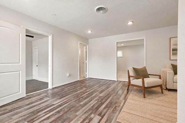 5635 Belarbor Street, Houston, TX 77033