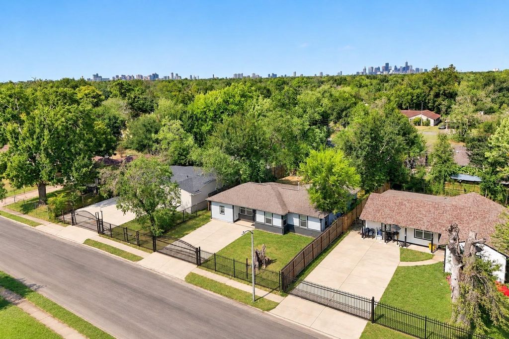 5635 Belarbor Street, Houston, TX 77033
