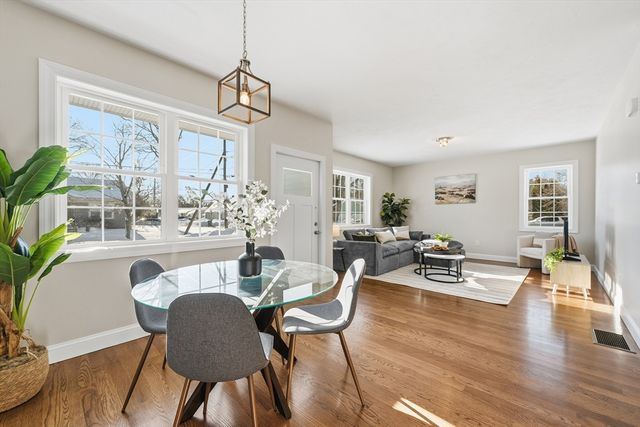 20 Willow St, Clinton, MA 01510