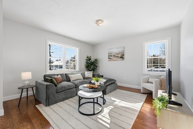 20 Willow St, Clinton, MA 01510