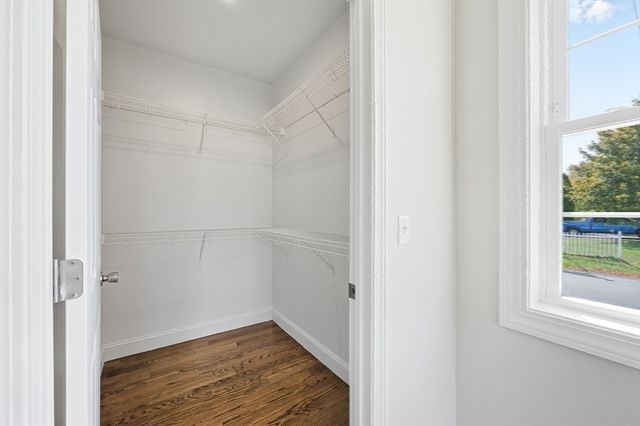 20 Willow St, Clinton, MA 01510