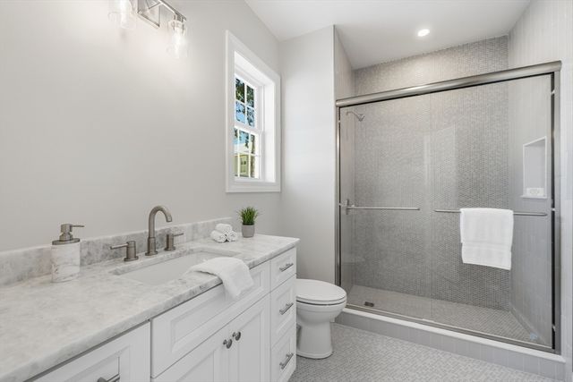 20 Willow St, Clinton, MA 01510