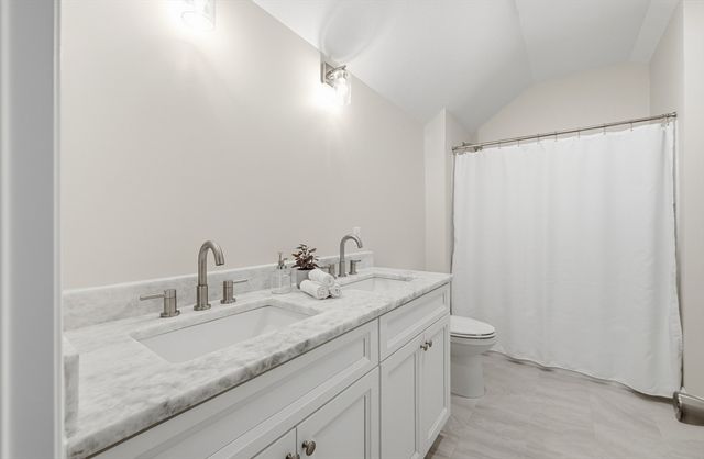 20 Willow St, Clinton, MA 01510