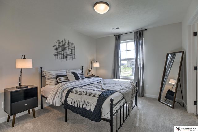 16122 Earl Street, Bennington, NE 68007