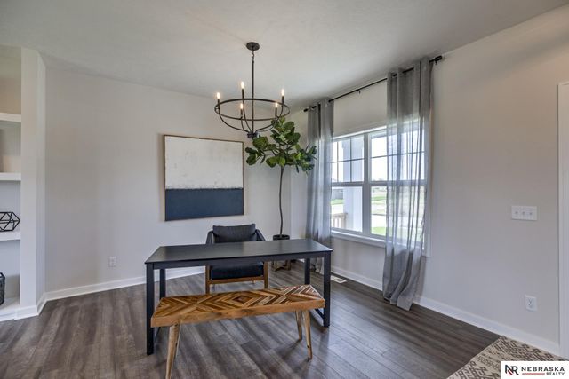 16122 Earl Street, Bennington, NE 68007