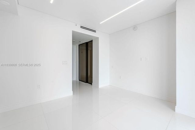 300 Sunny Isles Boulevard 41808, Sunny Isles Beach, FL 33160