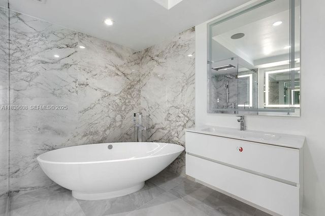 300 Sunny Isles Boulevard 41808, Sunny Isles Beach, FL 33160
