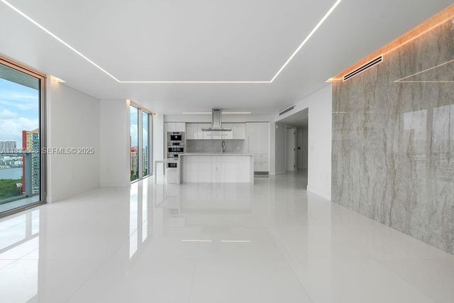 300 Sunny Isles Boulevard 41808, Sunny Isles Beach, FL 33160