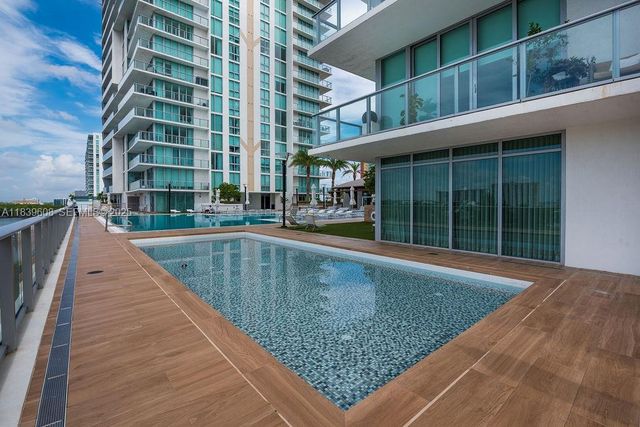 300 Sunny Isles Boulevard 41808, Sunny Isles Beach, FL 33160