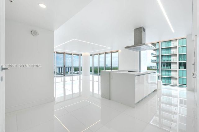 300 Sunny Isles Boulevard 41808, Sunny Isles Beach, FL 33160