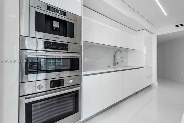 300 Sunny Isles Boulevard 41808, Sunny Isles Beach, FL 33160
