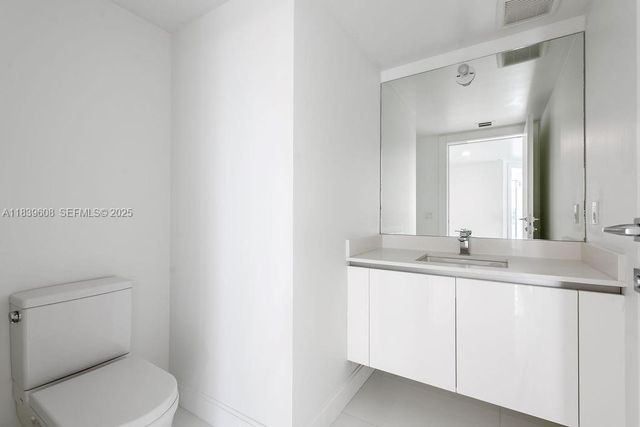 300 Sunny Isles Boulevard 41808, Sunny Isles Beach, FL 33160
