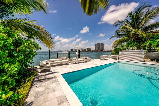 1930 Bay Drive, Miami Beach, FL 33141