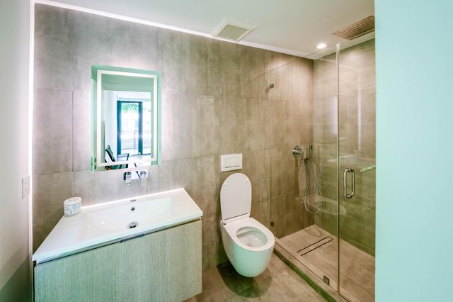 1930 Bay Drive, Miami Beach, FL 33141