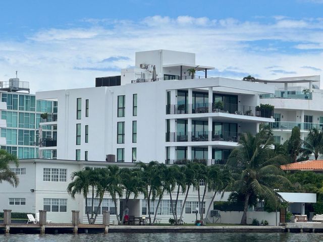 1930 Bay Drive, Miami Beach, FL 33141