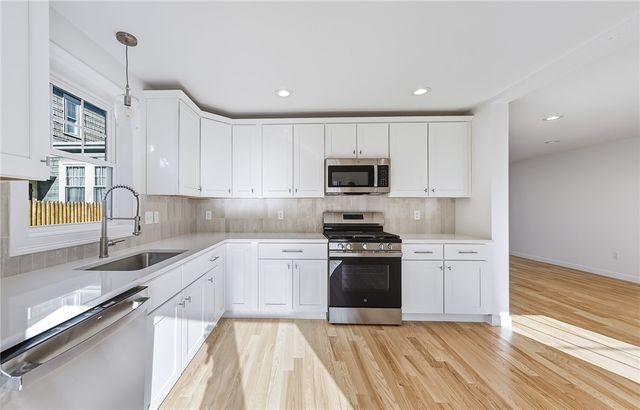 14 Ravenswood Avenue, Providence, RI 02908