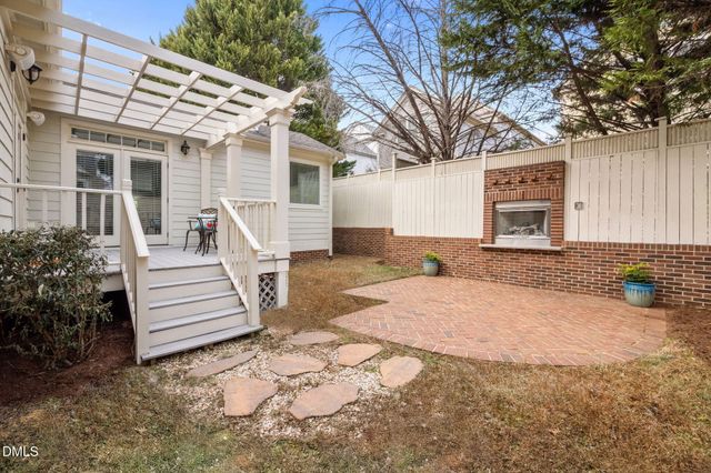 302 Jewell Drive, Chapel Hill, NC 27516