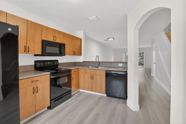 3189 SW 128th Way 133, Hollywood, FL 33027