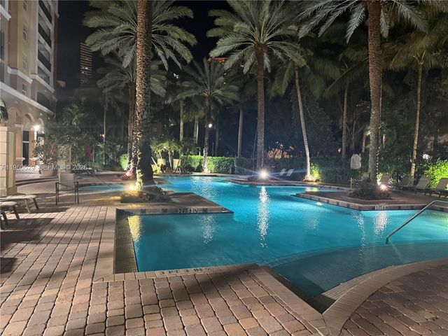 17150 N Bay Rd 2321, Sunny Isles Beach, FL 33160