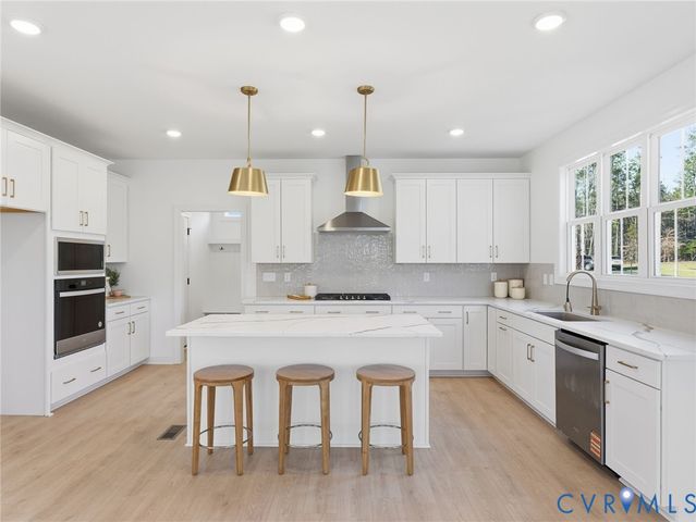 18218 Well House Ter, Moseley, VA 23120