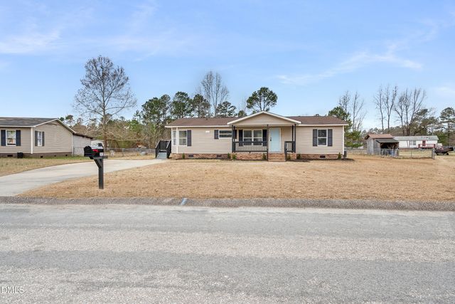 1410 Darby Drive, Raeford, NC 28376